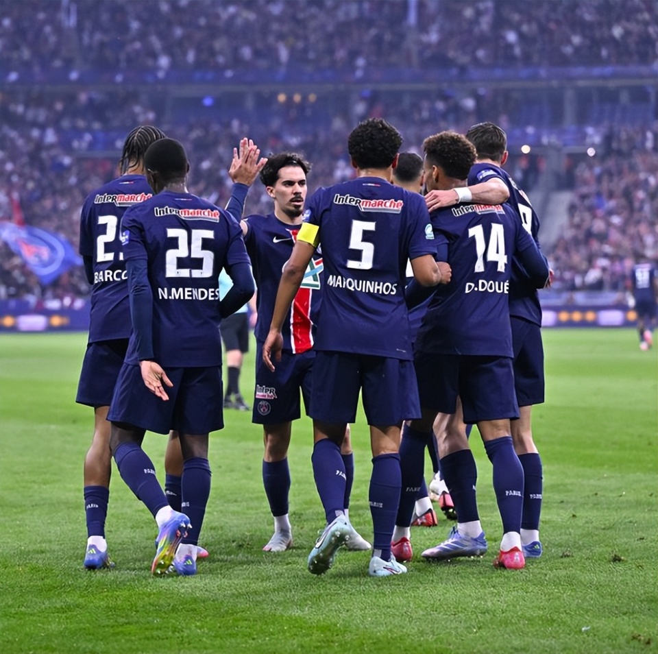 九游官网-朗斯再胜巴黎圣日耳曼，向保级发起冲击  第1张