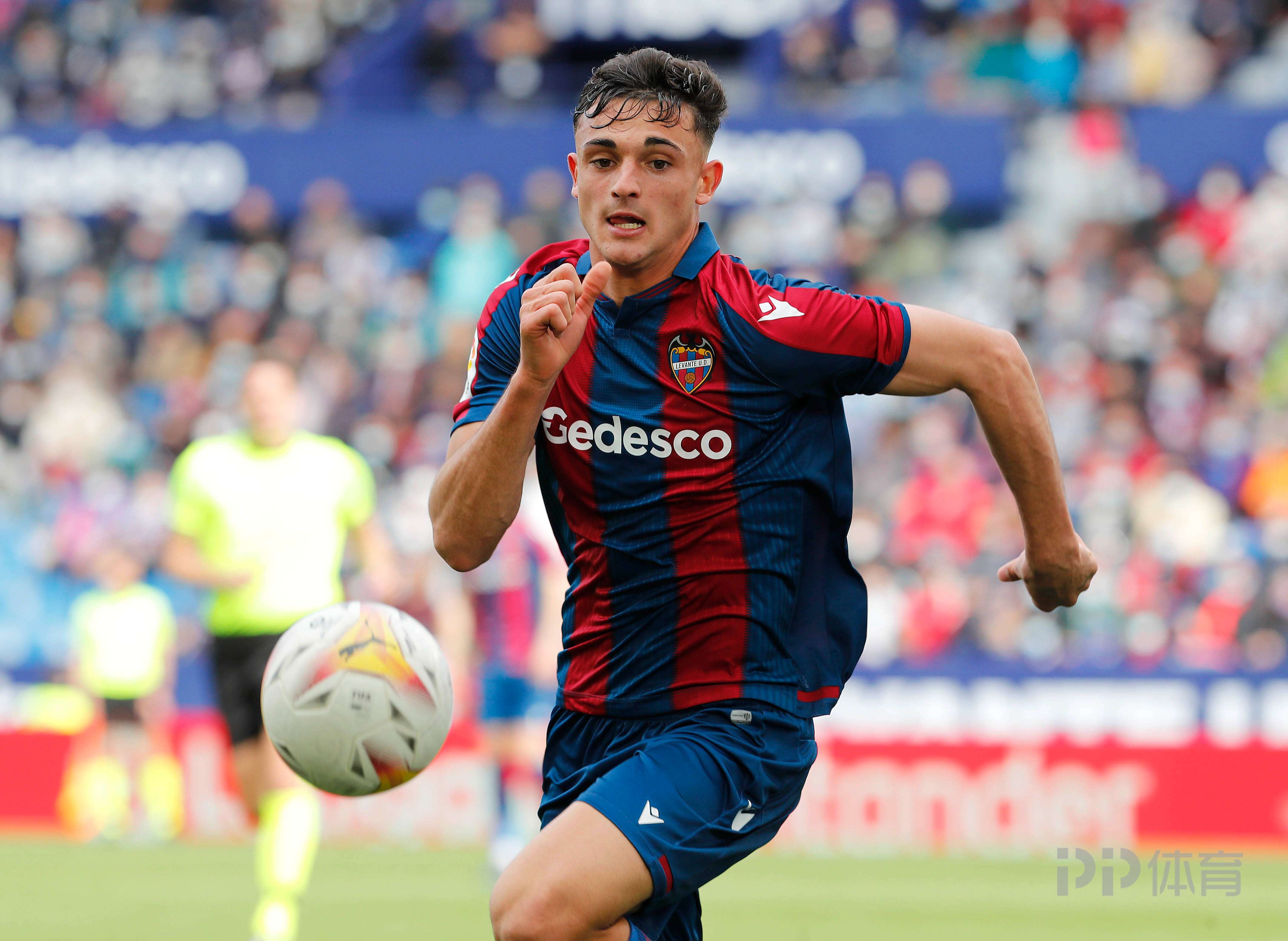 九游官网下载-阿尔帕奇诺宣布重组阵容，寻求保级希望的简单介绍  第2张